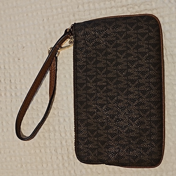 Michael Kors Wristlet - Picture 3 of 11